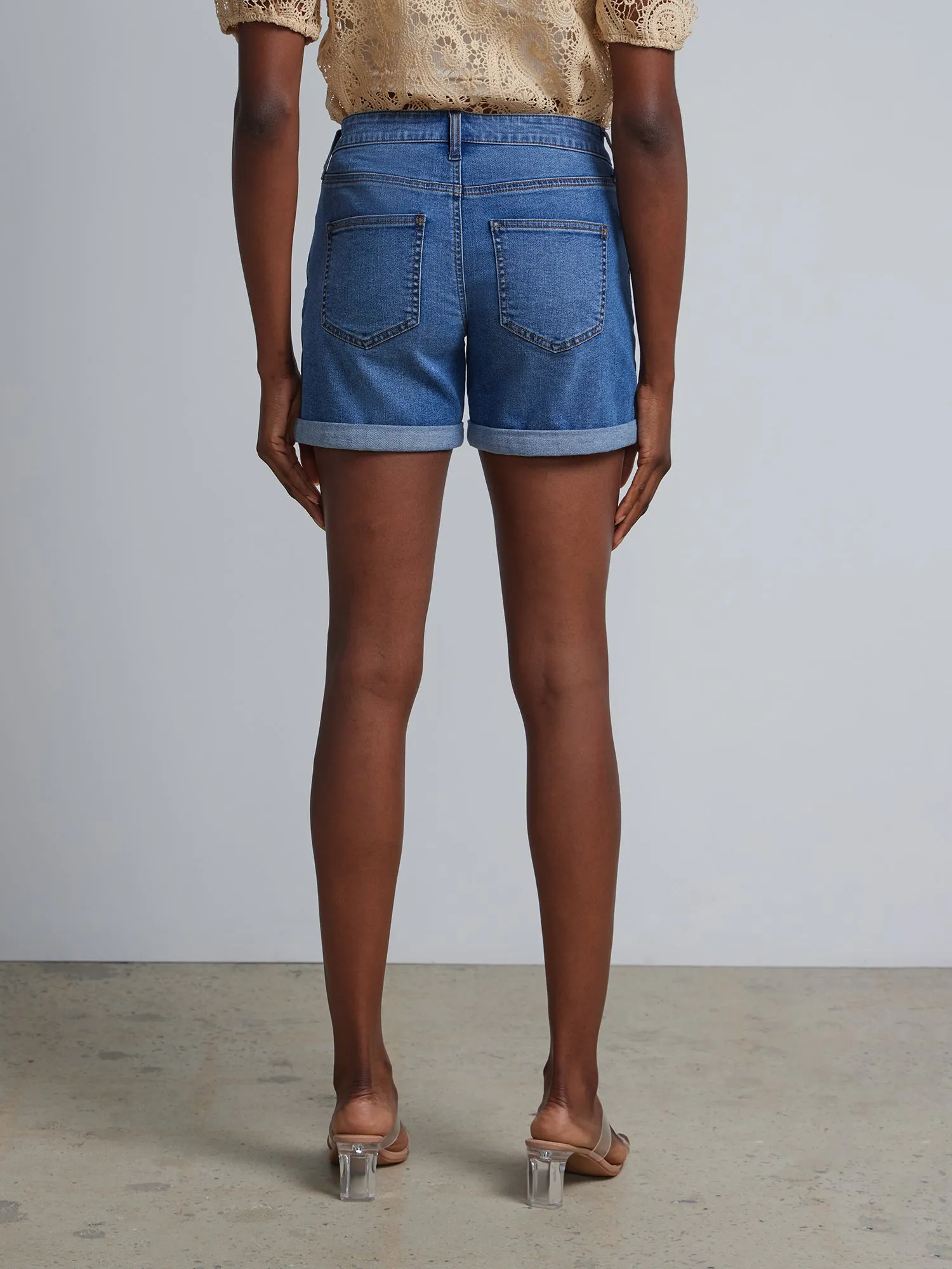 Essential Mid-Rise Denim 5-Inch Boyfriend Short - Dark Wash