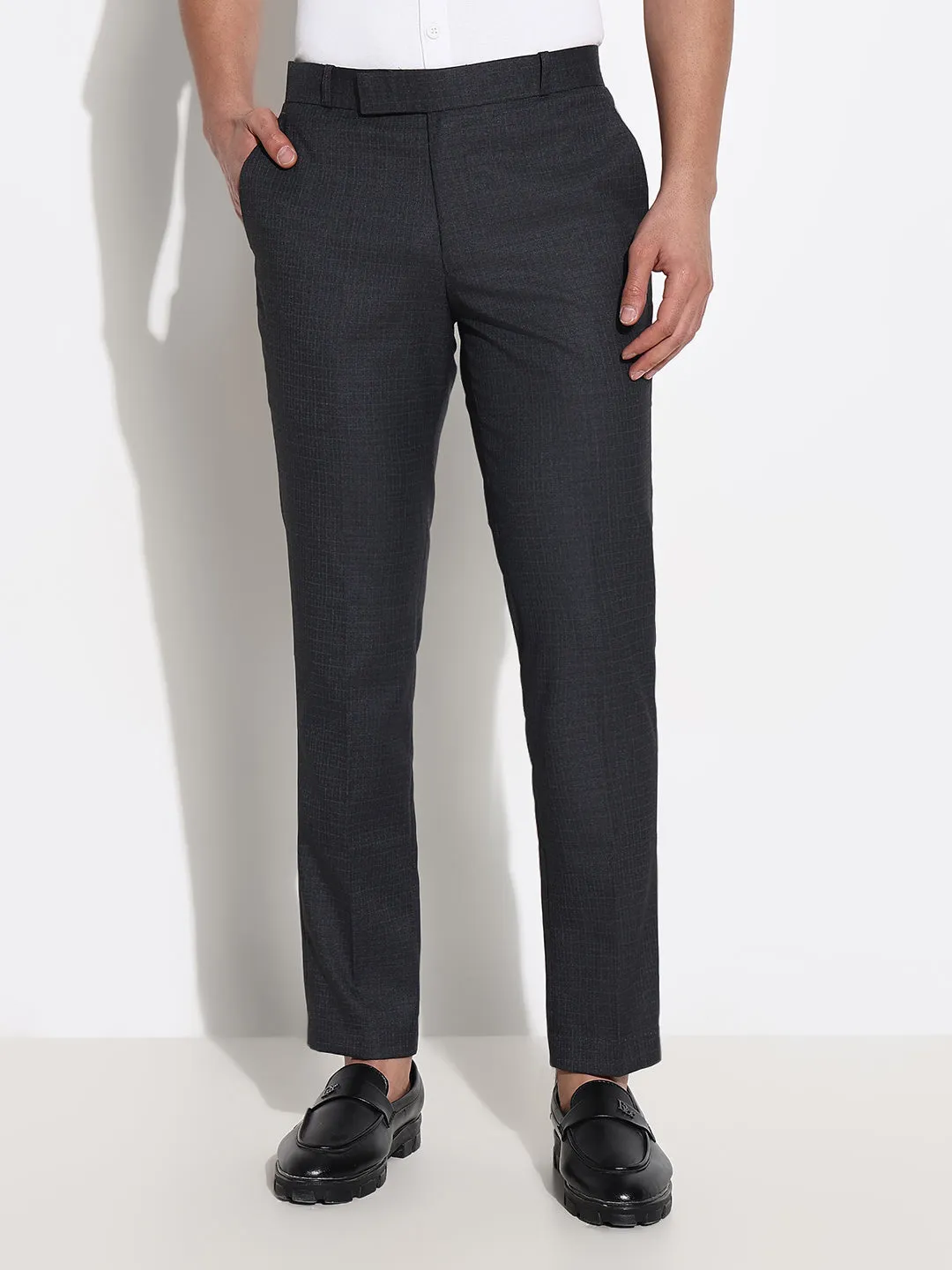 Men Charcoal Solid Tapered Fit Formal Trousers
