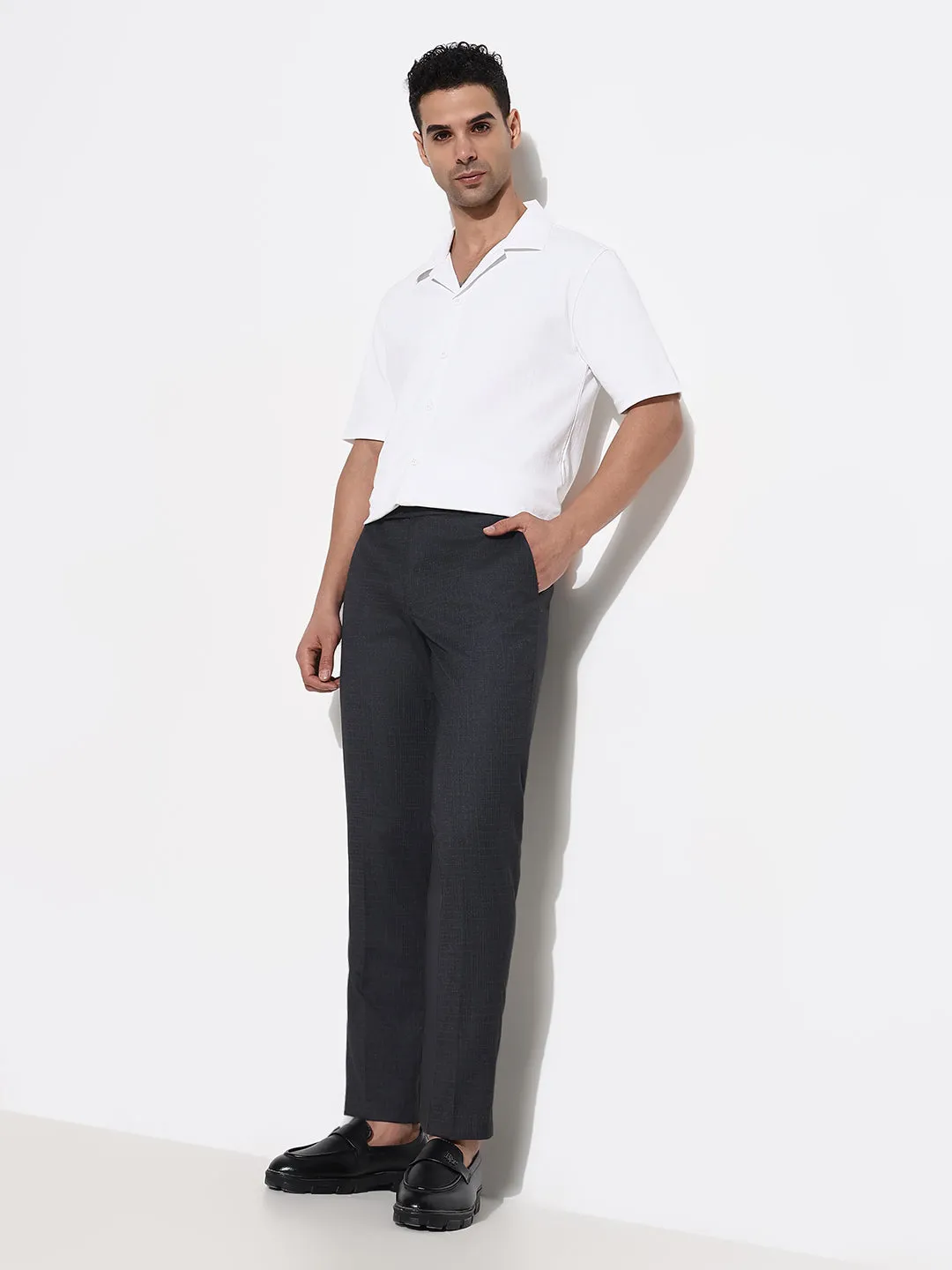 Men Charcoal Solid Tapered Fit Formal Trousers