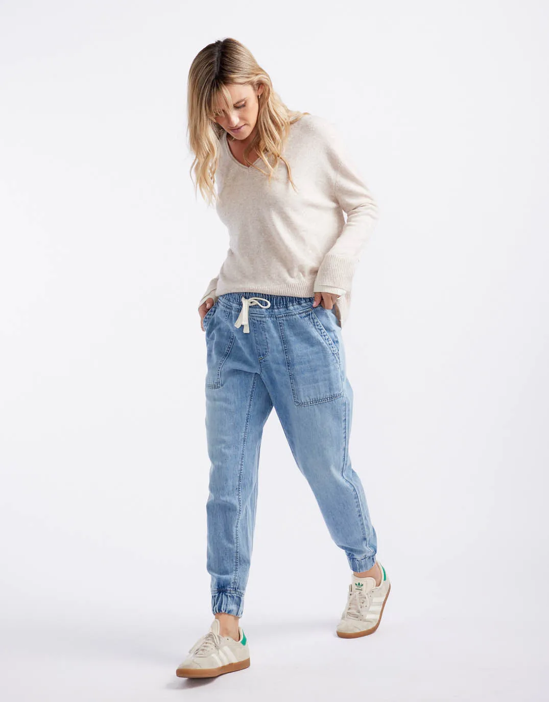 Weekend Utility Pants - Mid Wash